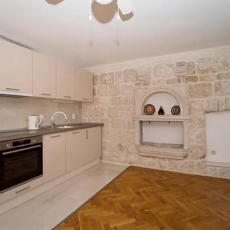 Sunny Town * コルチュラ