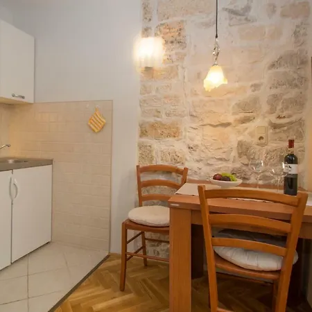 Sunny Town アパート