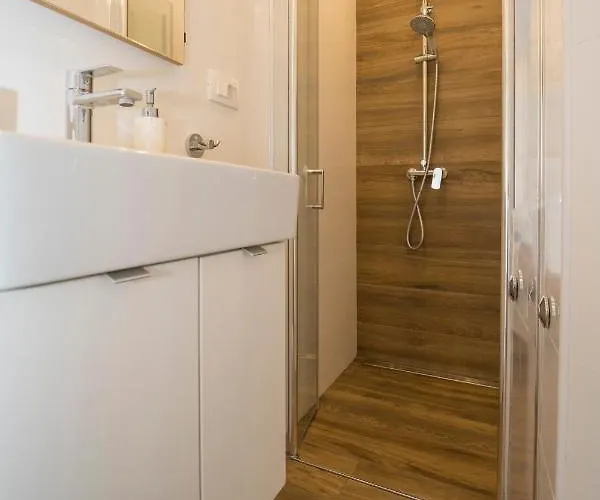 Sunny Town Apartment *