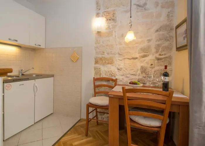 Sunny Town Apartment