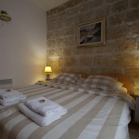 阳光城公寓 * 科尔丘拉